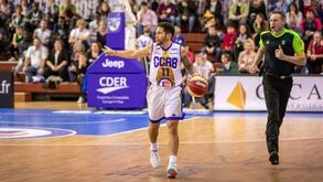 Benfica reforça equipa de basquetebol com base norte-americano