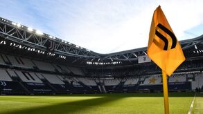 Elemento do plantel da Juventus testa positivo à Covid-19