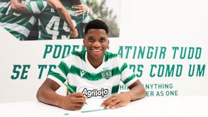 Nazinho renova contrato profissional com o Sporting