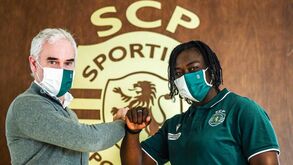 Sporting renova contrato com Auriol Dongmo
