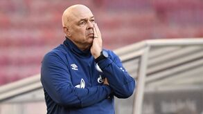 Sem Paciência nem treinador