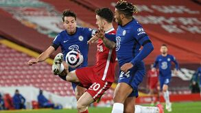 Entrou aos 62' mas não impediu derrota do Liverpool: as imagens do regresso de Diogo Jota