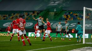 Do cabeceamento de Coates à loucura na celebração: o filme do golo que deu a vitória ao Sporting