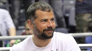 Mateja Kezman, o agente barbudo que tem duas cartas valiosas no bolso