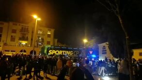 Sporting recebido em clima de euforia na chegada a Viseu