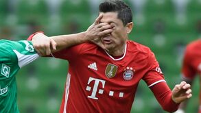 Até aflige: o lance do Werder Bremen-Bayern Munique que atingiu Lewandowski