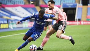 Ricardo Pereira sai lesionado na 'manita' do Leicester