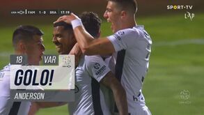 Famalicão adiantou-se diante do Sp. Braga com golo que motivou muitos protestos