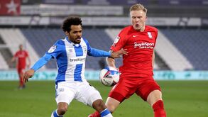 Sheffield Wednesday-Huddersfield: formações procuram escapar aos últimos lugares