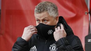 Man. United quer 'despachar' estes jogadores para encaixar 65 milhões de euros no verão