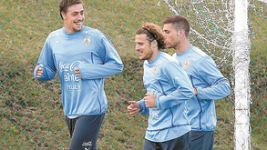 Diego Forlán 'rende-se' a Coates e deixa elogios ao futebol português