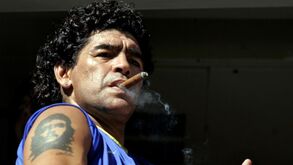 Bens de Maradona voltam à discussão: «Ganhou mais de 500 milhões em toda a vida. Na herança há zero»