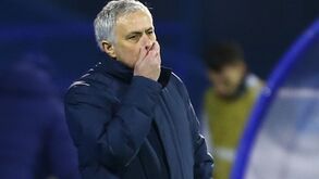 Schmeichel 'arrasa' Mourinho: «Se fosse meu treinador e tivesse feito isto...»