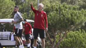 Scout analisa vantagens e desvantagens do sistema de três centrais do Benfica