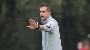 Que jovens da formação do Benfica podem estar perto da equipa A? Renato Paiva avalia