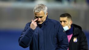 Mourinho sobre brasas: imprensa inglesa fala em lugar em risco e já aponta sucessores