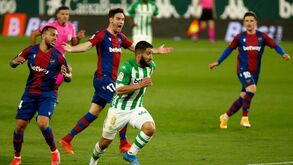 Bétis vence na receção ao Levante com golos a fechar