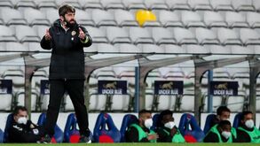 Luís Freire muito perto da porta de saída do Nacional