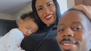 Wilson Manafá mostra orgulho na família