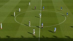 Nem Celtic nem Rangers: jogadores não se ajoelharam no arranque do dérbi de Glasgow