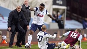 Lucas Moura diz que balneário do Tottenham está com Mourinho: «Acreditamos no treinador»