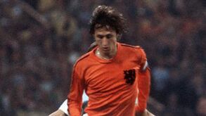 Johan Cruyff, o eterno número 14 que revolucionou o futebol