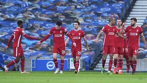 Quem fica e quem sai? Ingleses revelam onze do Liverpool para a próxima época