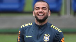 Dani Alves e a saída do Barcelona: «Acharam que estava louco mas depois...»