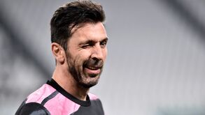 Buffon volta a ser colocado na rota do FC Porto