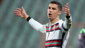 'Pior clube do Mundo' e o falhanço na cara do guarda-redes: «Cristiano Ronaldo no Íbis?»