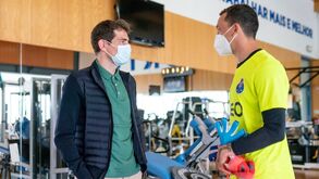 Casillas visitou o centro de treinos do FC Porto e foi recebido de braços abertos