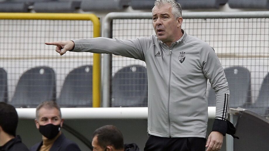 Jorge Costa obrigado a mexer