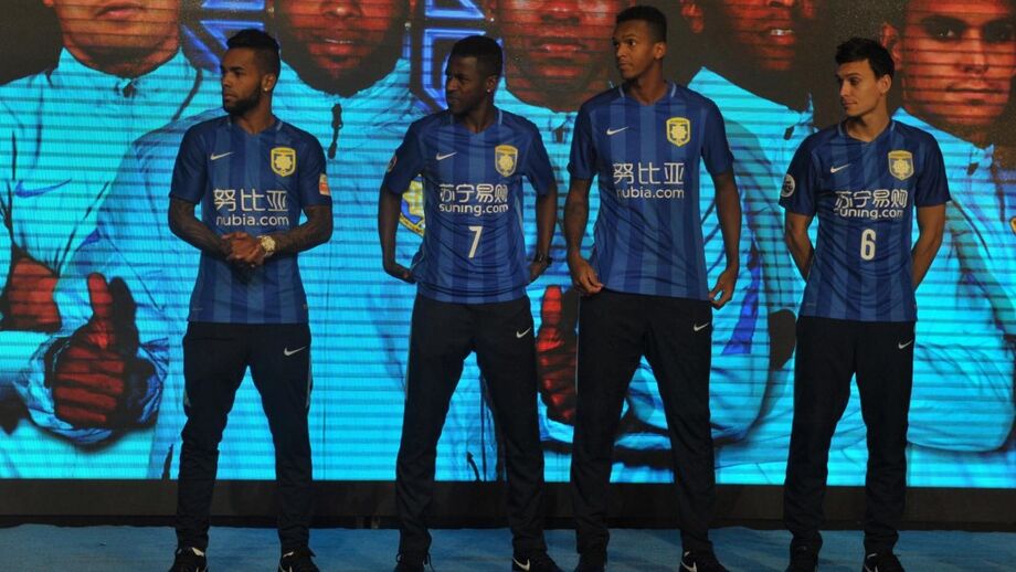 Crise no futebol chinês não surpreende Simão Costa: «Claro que tinham de pagar a fatura»