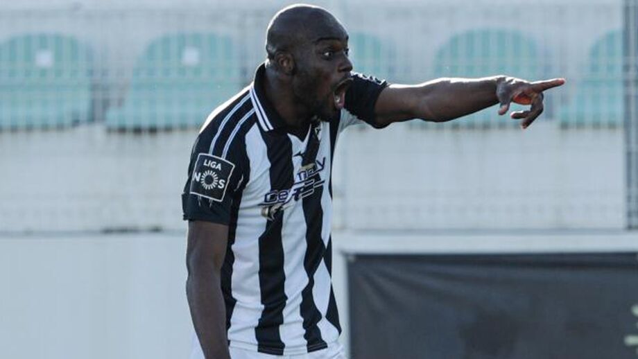 Algarvios na frente com golos de Beto e Aylton Boa Morte
