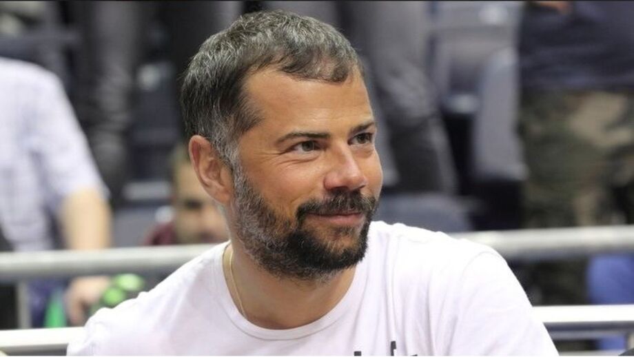 Mateja Kezman, o agente barbudo que tem duas cartas valiosas no bolso