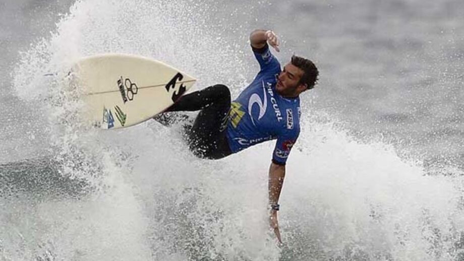 «Nunca tinha passado por isto»: Frederico Morais bate recorde para retoma do circuito de surf