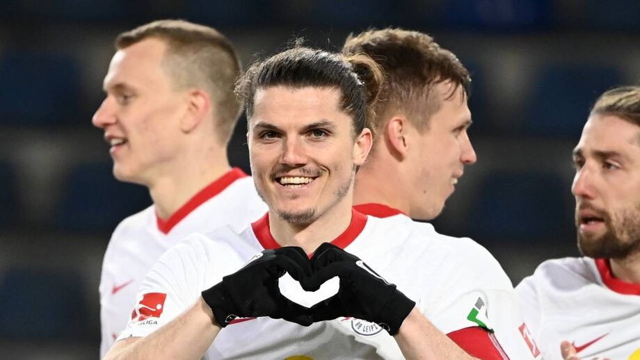 Golo de Sabitzer coloca Leipzig a um ponto do líder Bayern Munique