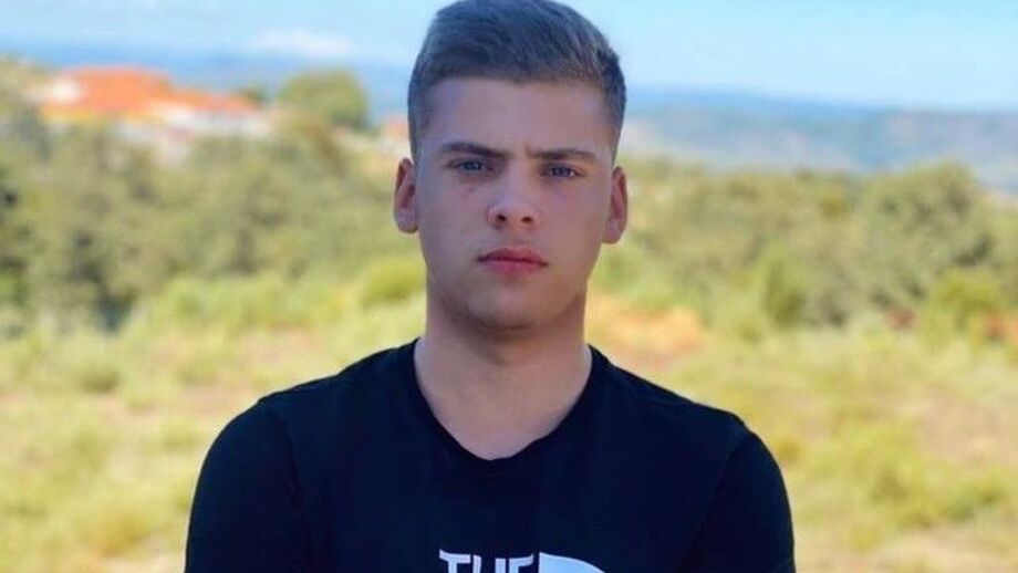 Jovem jogador de futsal morre em violento despiste de carro