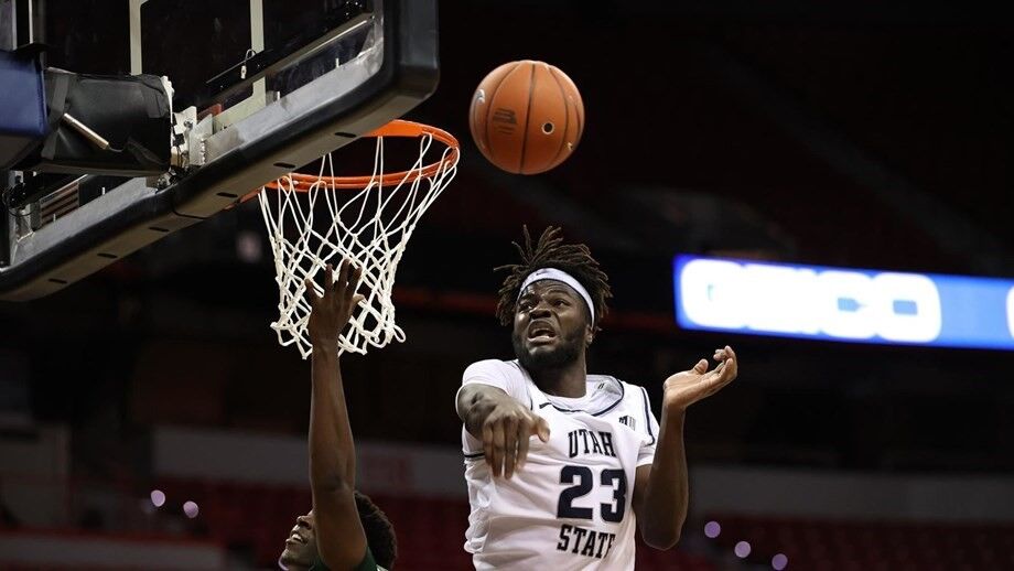 NCAA: Neemias Queta entre os quatro finalistas para o prémio de melhor defensor do ano