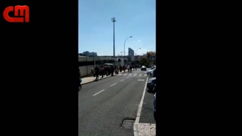 Erro informático provoca longas filas para vacinação contra Covid-19 em Carnaxide: veja as imagens