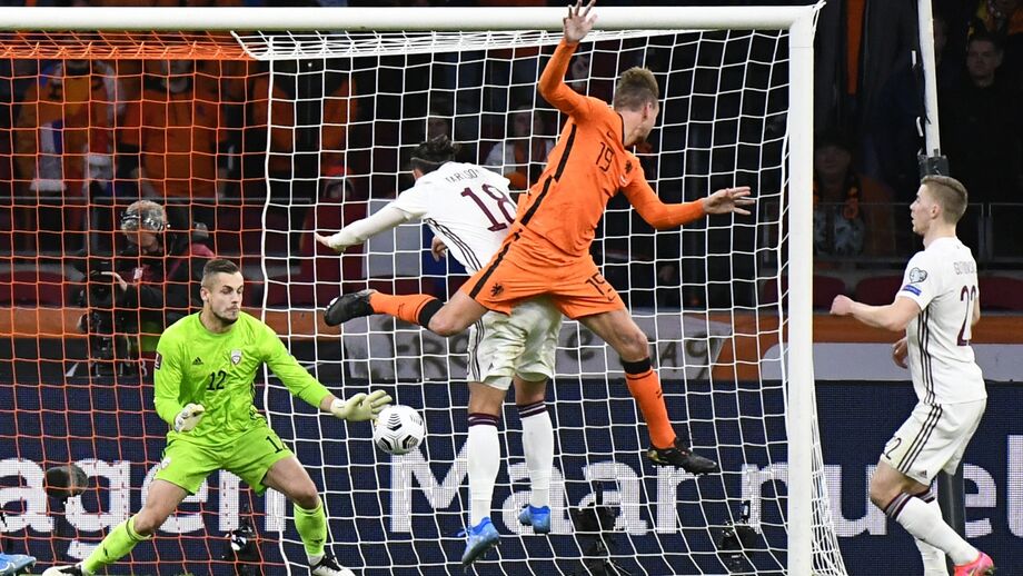 Holanda-Letónia, 2-0: Laranja com sumo