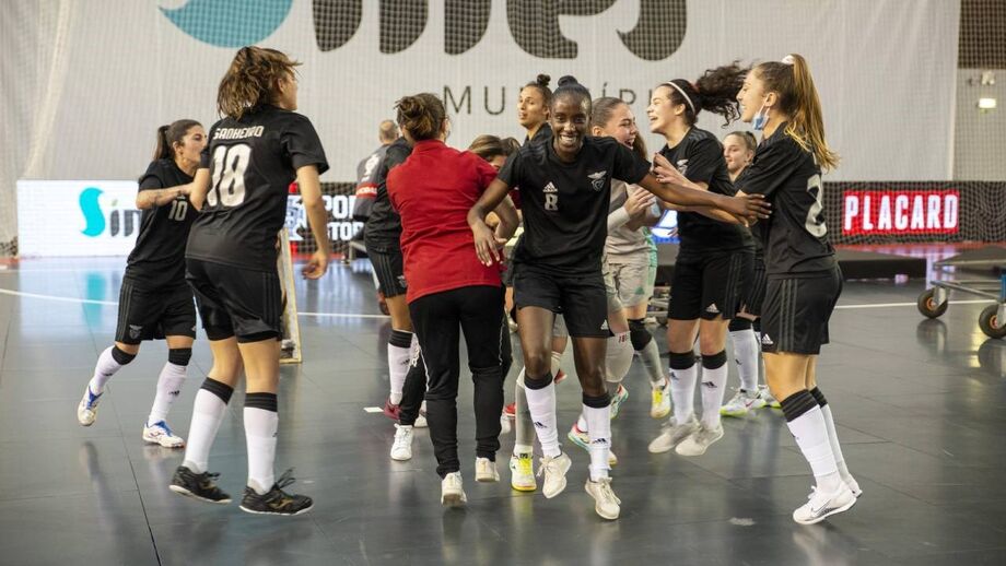 Nun'Álvares-Benfica, 2-4: águias dominam e levam a Taça da Liga