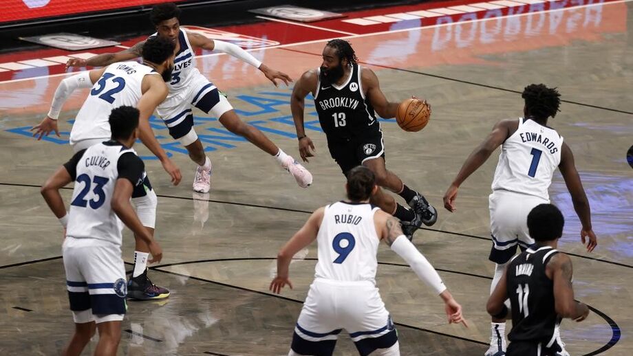 James Harden chega aos 22 mil pontos