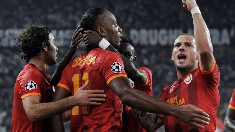 Jogador relembra convivência com craques no Galatasaray