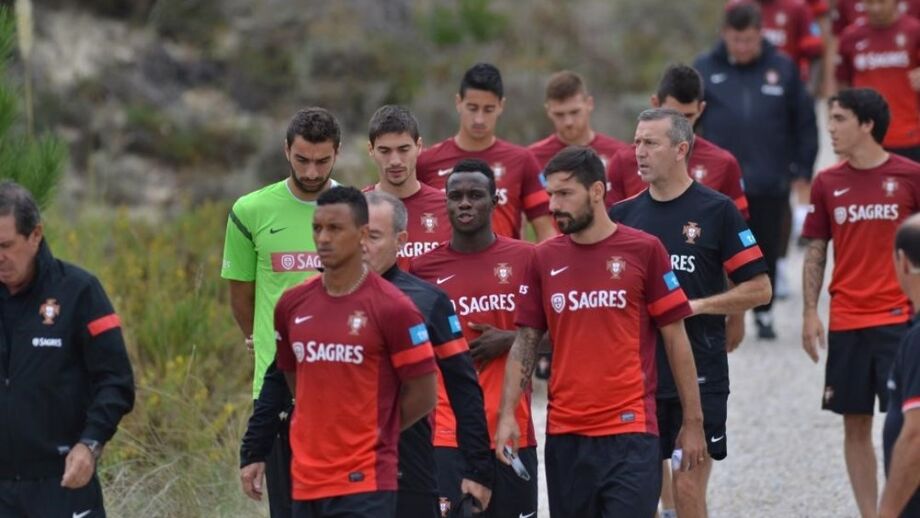 Extremo relembra a história da primeira convocatória de Fernando Santos