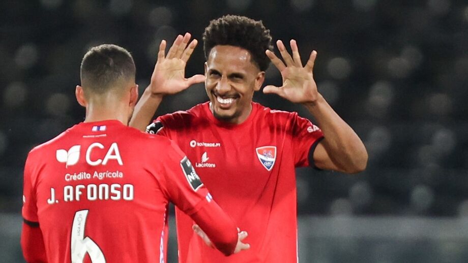 Lucas Mineiro tem feito boas atuações nesta época e chama a atenção