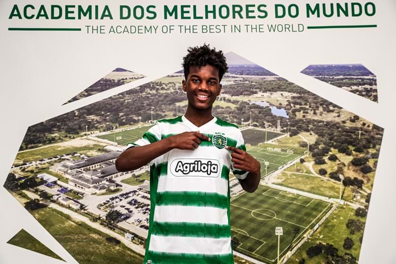 Joel Moura assina contrato de formação com o Sporting - Sporting