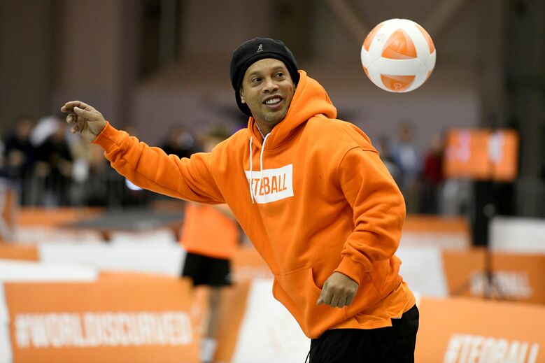 31. Ronaldinho (ex-desportista) - 238 mil dólares (203 mil euros)