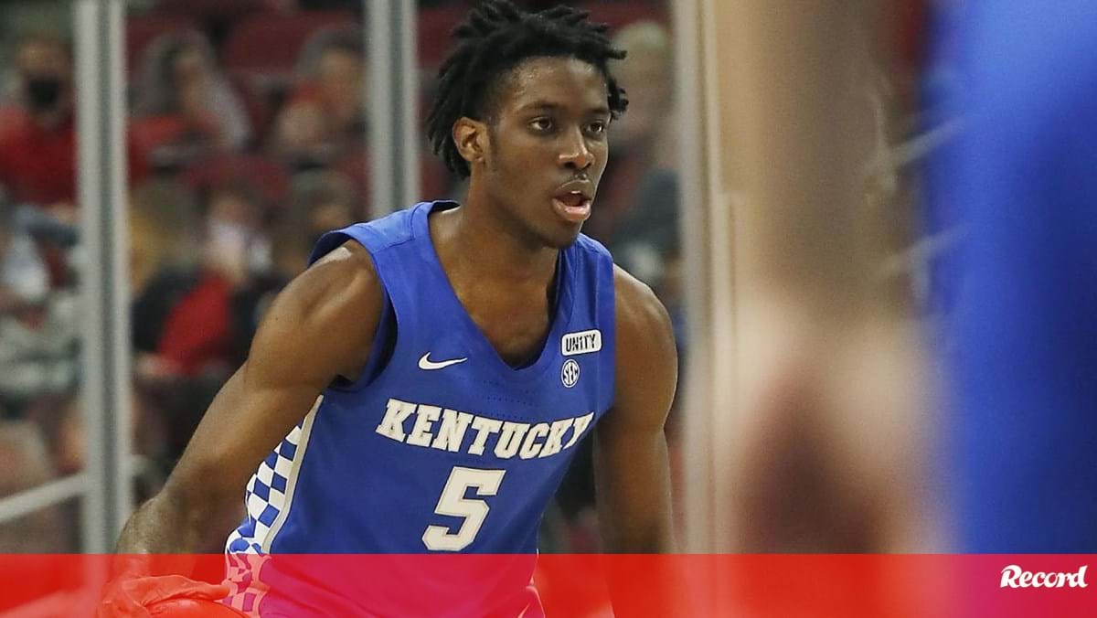 Promessa da NBA morre em acidente de carro aos 19 anos