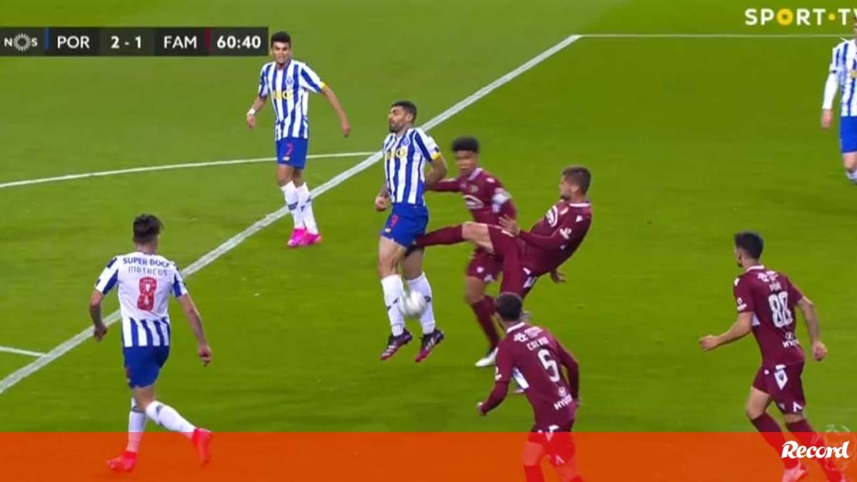 VÍDEO: Taremi adianta o FC Porto em Vizela de penálti